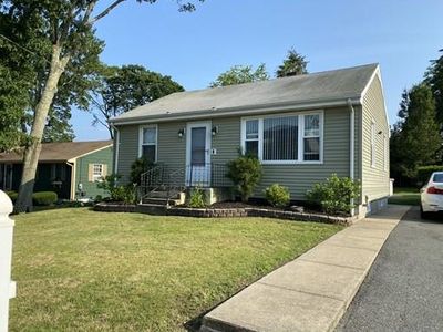 69 Wood St, Fall River, MA, 02721