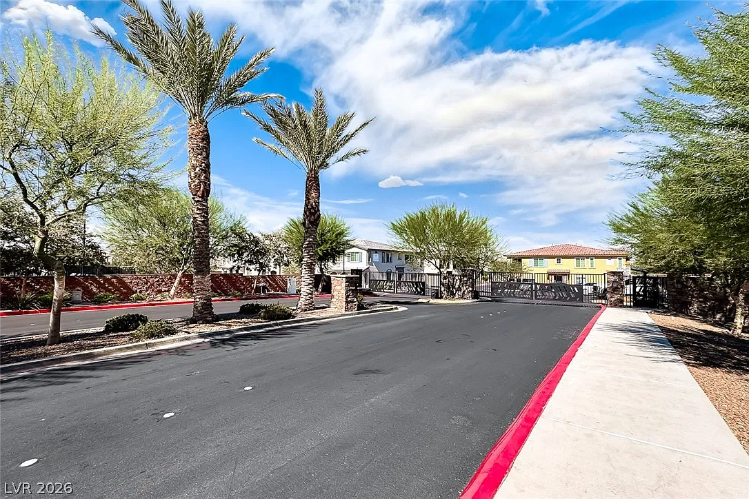 2 bed, 2.5 bath, 1499 sqft, $2,139 — Photo 3