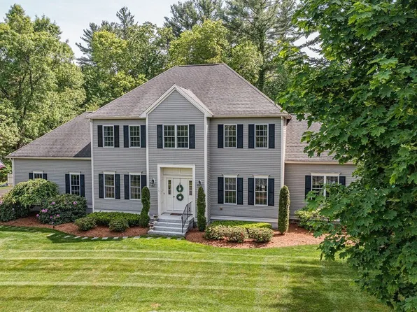 15 Granite Ln, South Easton, MA 02375