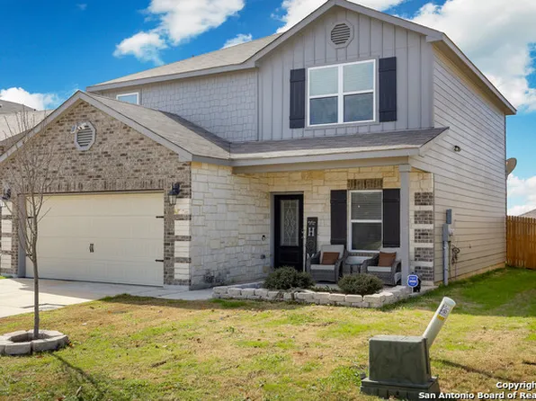 4523 Heathers Cross, St Hedwig, TX 78152