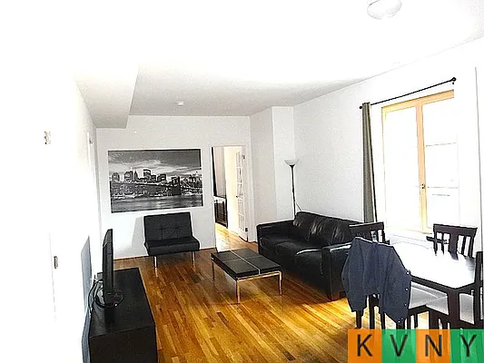 Rented by KVNY Soho | media 64