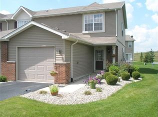 889 Flagstone Dr, Dyer, IN 46311