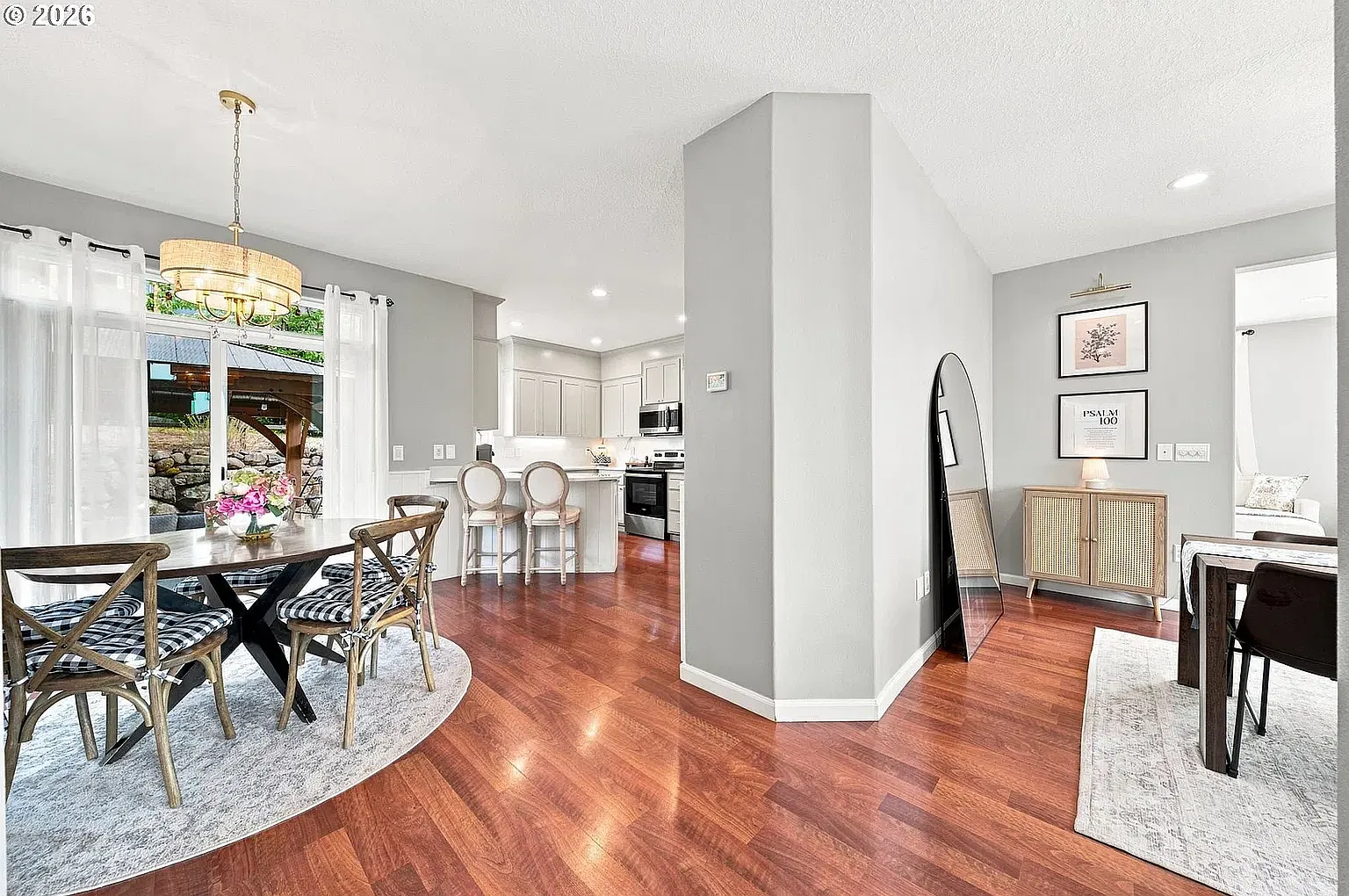 3 bed, 2082 sqft, $2,700 — Photo 2