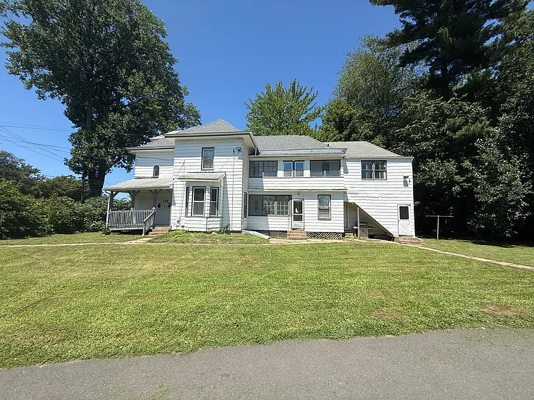 156 Main St — Photo 1
