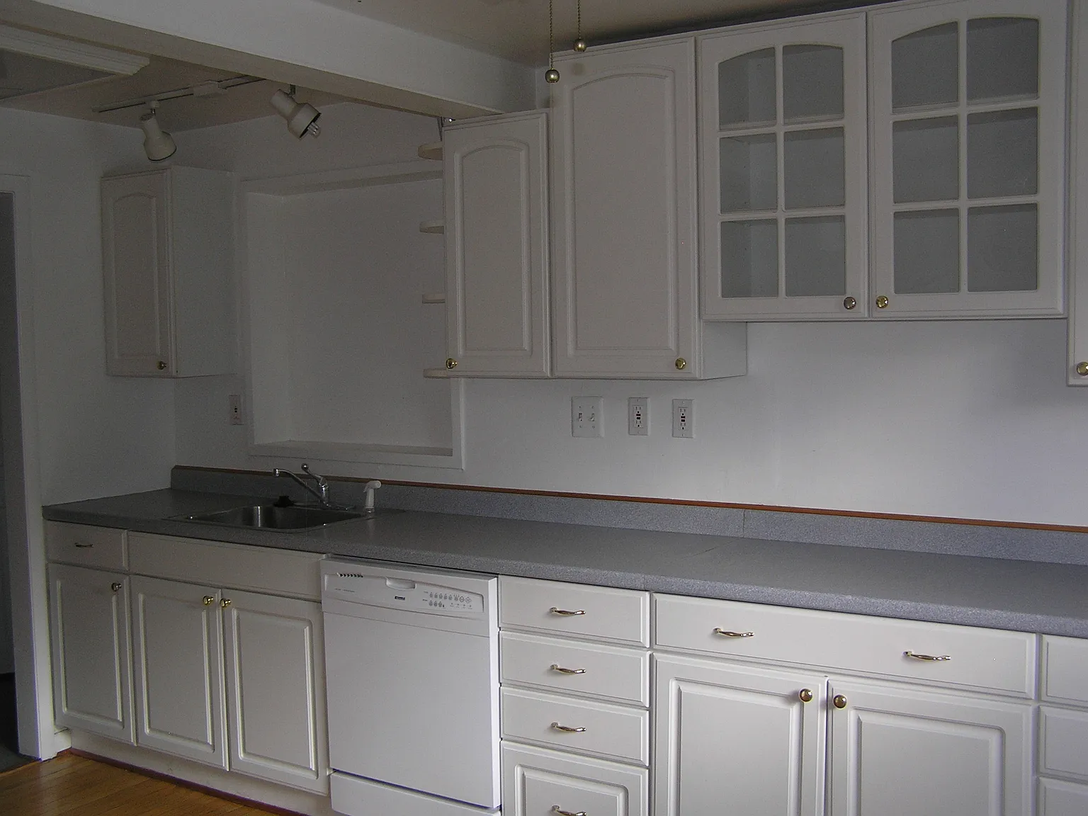 4 bed, 1466 sqft, $2,900 — Photo 4