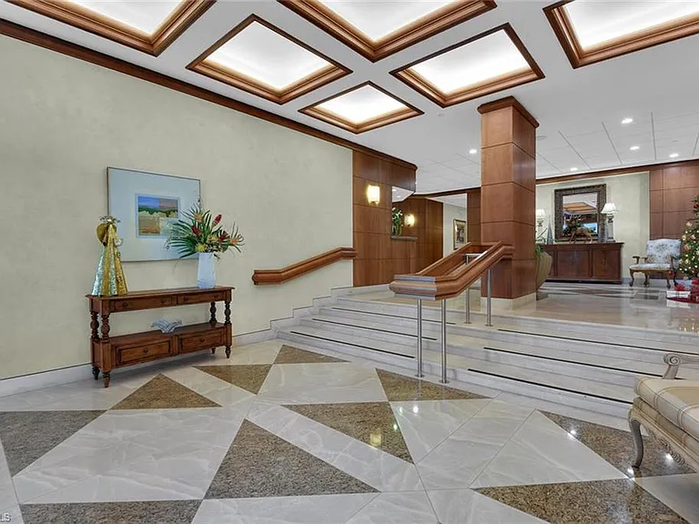 4901 Gulf Shore Blvd N #201 — Photo 32