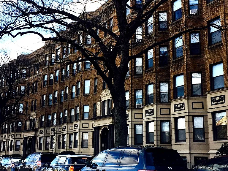 Commonwealth Apartments — Photo 7