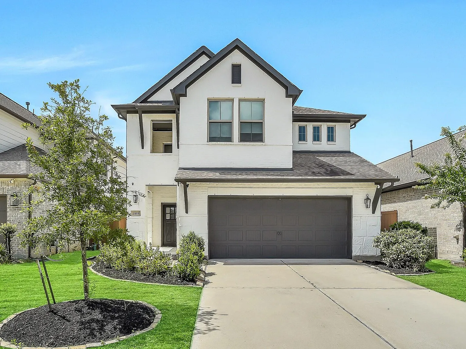 4 bed, 2.5 bath, 2353 sqft, $2,950 — Photo 1