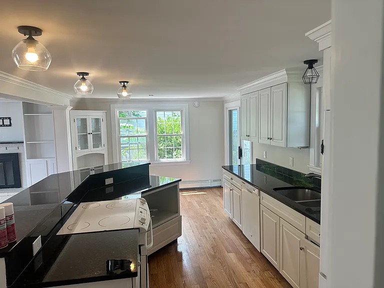324 Elm St #A — Photo 16