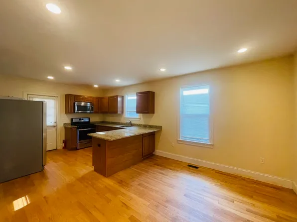 35 Pratt St #1, Boston, MA 02134