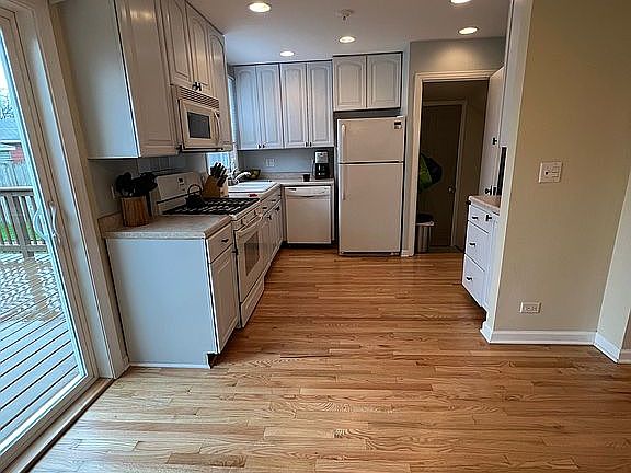 5th image of 7818 W Summerdale Ave