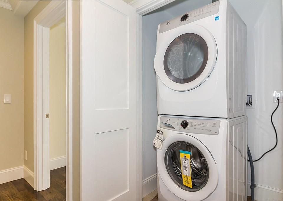 2nd image of 39 Juniper St #2R