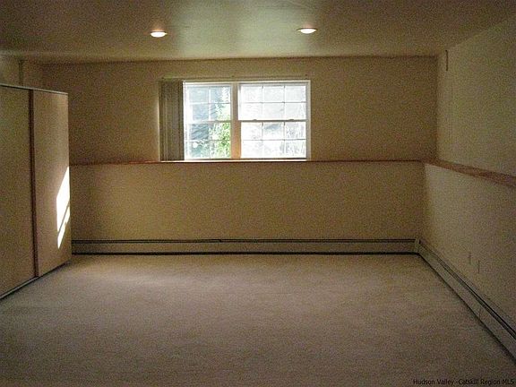 4th image of 7 Laura Dr