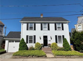 9 Brinley St, Newport, RI 02840