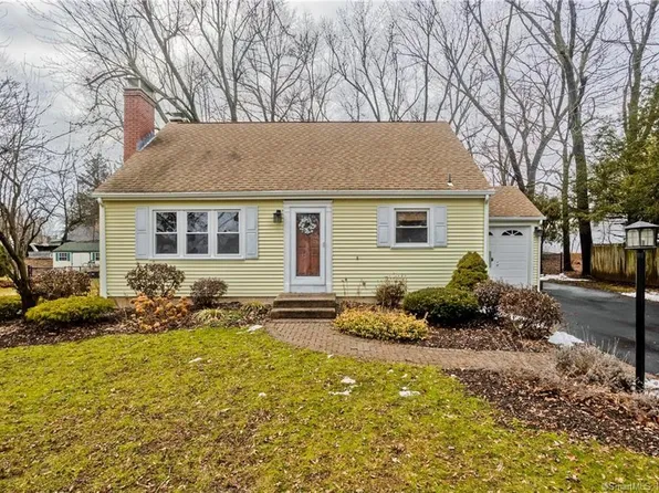 23 Second Street, Suffield, CT 06078