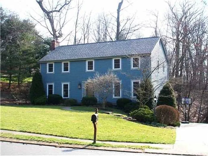 2297 Salem Dr photo 1