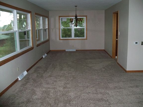 2nd image of 1049 Mayflower St