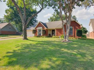1900 Pecan Grove Dr, Southaven, MS 38671