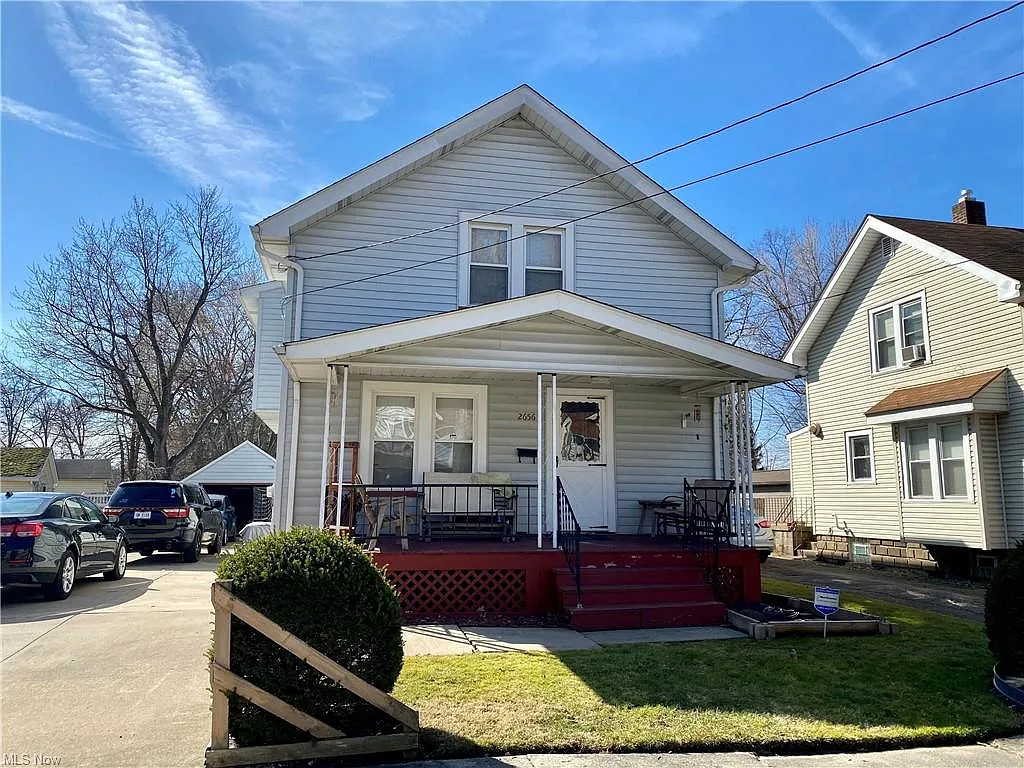 2656 Somerset St SE photo 1