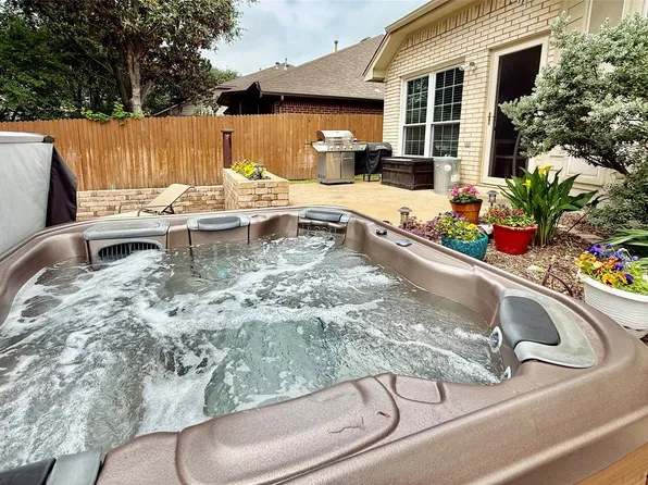 3516 Stone Creek Ct, Fort Worth, TX 76137