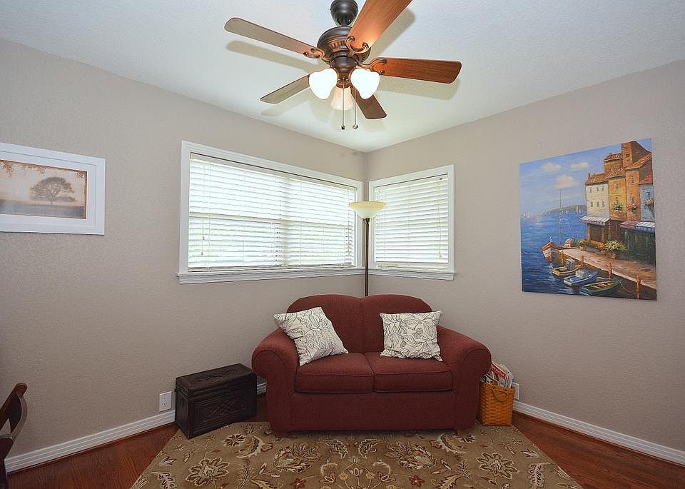 1st image of 1719 Salford Dr