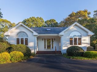 8 Plymouth Heights Rd, Bourne, MA 02532