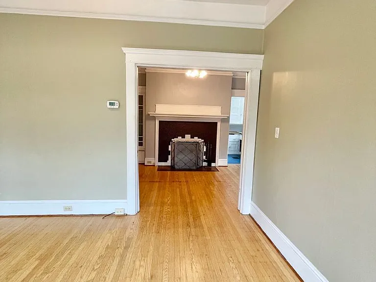 Lovely 1+ Bedroom Apt in Old-Portland Building off of Hawthorne — Photo 9