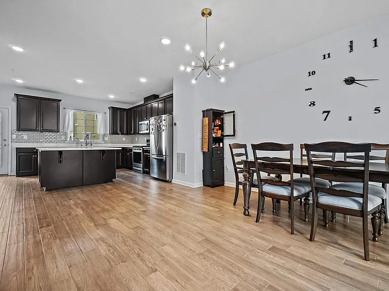 106 Truman Dr — Photo 14
