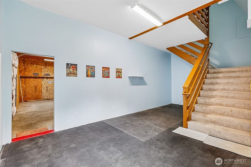 5th image of 12821 68th Street NE