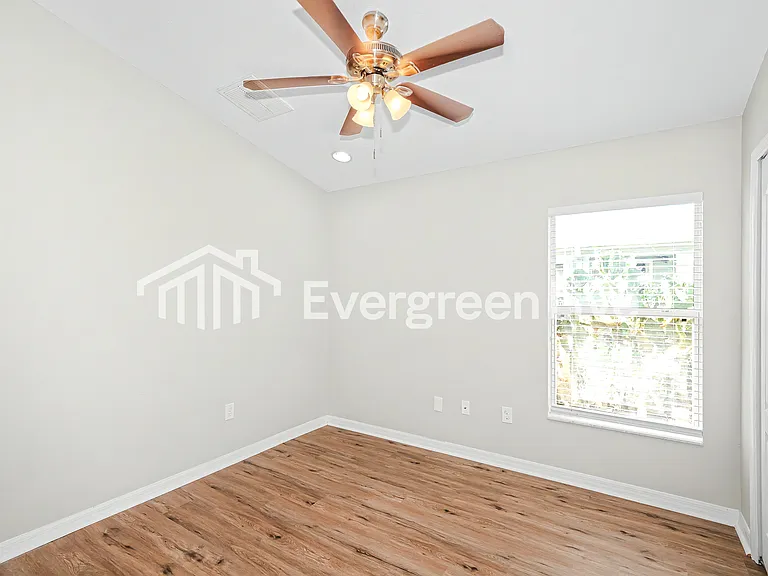 9810 Edmonton Dr — Photo 13