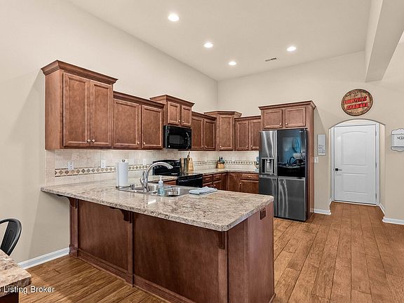 5th image of 9000 Sidney Way
