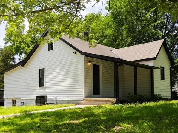 8007 E 75th St, Kansas City, MO 64138