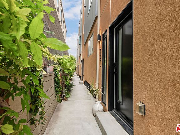 2nd image of 1933 W Kingston Pl