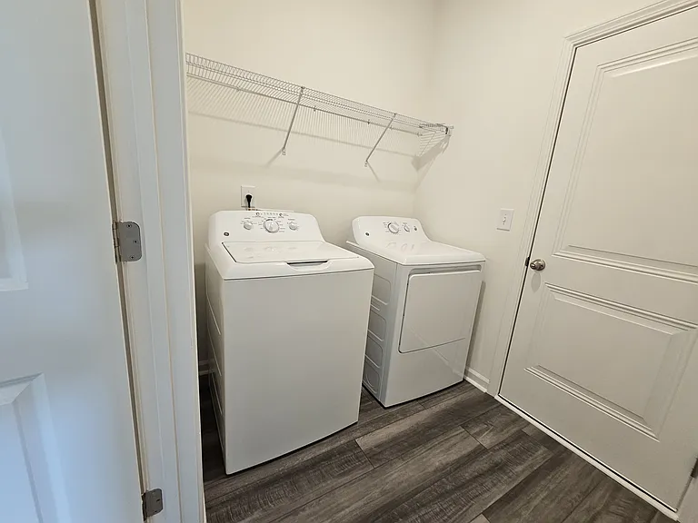 423 Castillo Dr — Photo 28