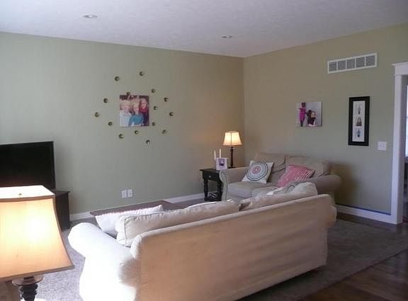 5th image of 25493 Harold Ct