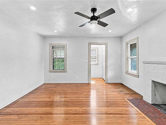5th image of 435 Auburn St