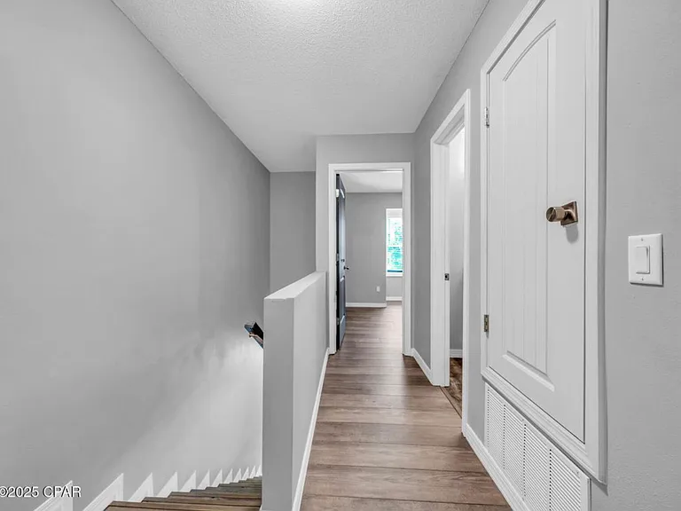 121 Hampton Dr — Photo 18