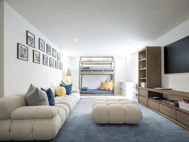 25 Jobs Ln — Photo 17