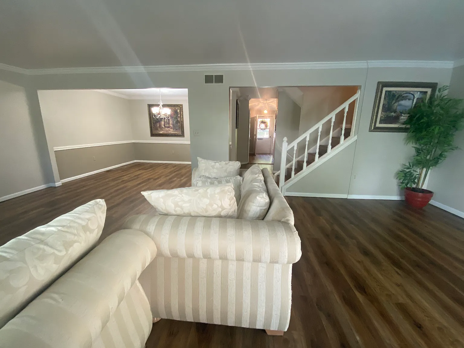 3 bed, 3.5 bath, 2100 sqft, $2,400 — Photo 2