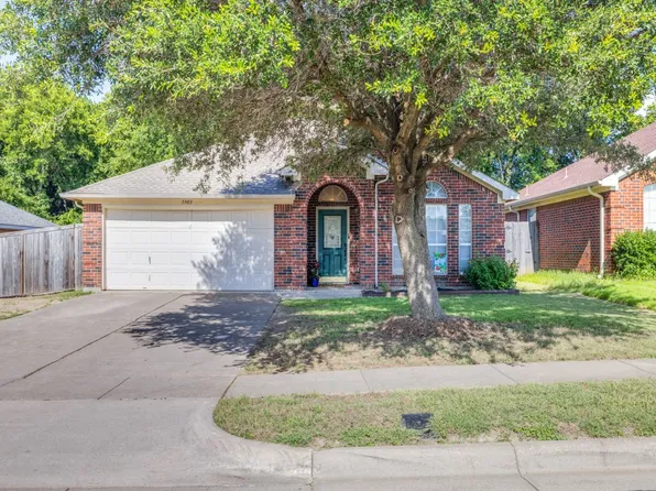 5903 Garden View Dr, Arlington, TX 76018