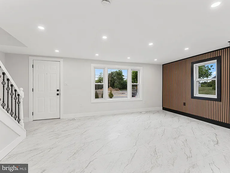 308 Delsea Dr — Photo 3