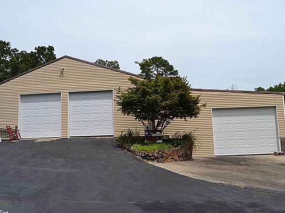 4th image of 75 Lookout Dr