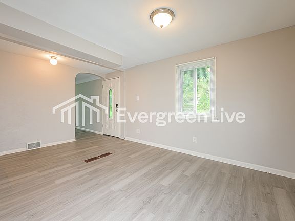 2nd image of 3788 Meadowbrook Rd