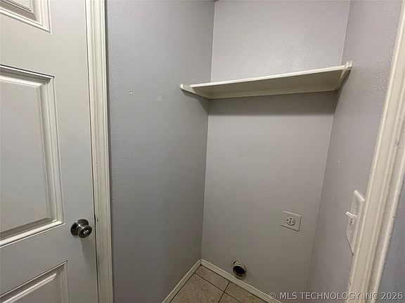 5th image of 3508 E Gillette St