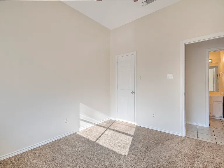 11909 Rhulen Ct — Photo 16