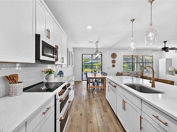 5th image of 2318 Tangerine LN