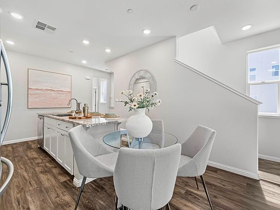 5th image of 559 Apricot Way