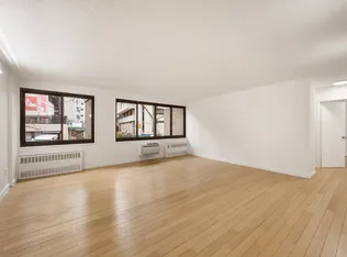 90 Gold Street 2G image 1 of 6