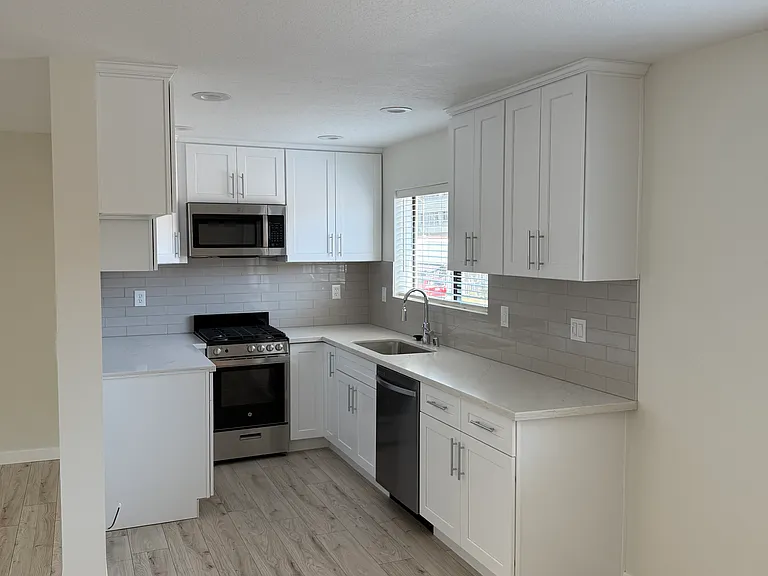 1011 San Rafael Ave #102 — Photo 6