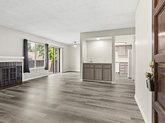 4th image of 3701 Colonial Dr APT 202